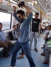 theindiaprint.com in the metro a man imitates the beqarar karke hume yun na jaiye scene from jawan d