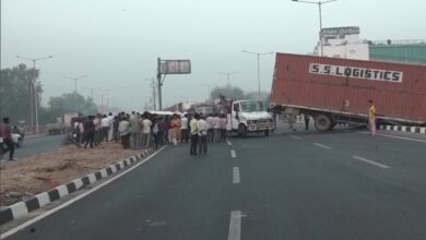 theindiaprint.com meats multi vehicle crash on up highway with chicken stealing view trending videos