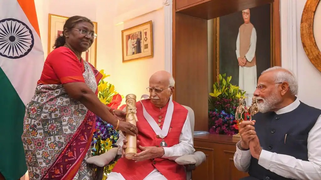 President Murmu awards LK Advani the Bharat Ratna