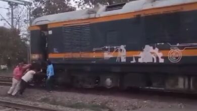 theindiaprint.com watch when a train coach breaks down in amethi indian railway workers push it unti