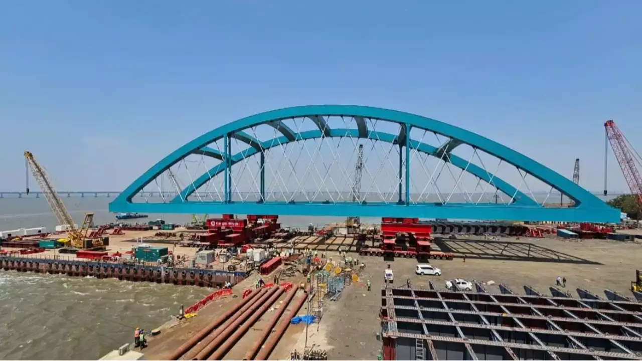 Massive Infrastructure: Mumbai’s Coastal Road Is Designed To Look Like The “Sydney Harbour Bridge”