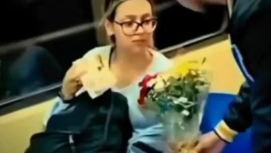 theindiaprint.com this womans heartwarming reaction when she receives roses from a stranger untitled