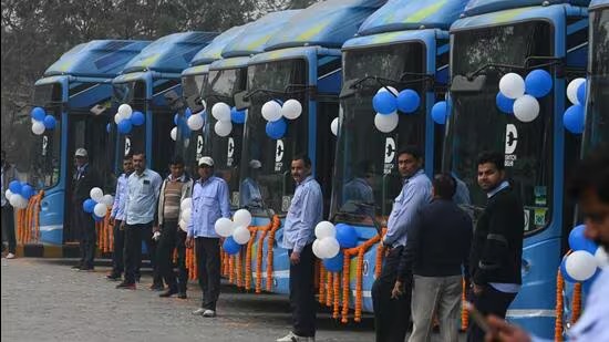 400 e-buses will shortly start running in Noida